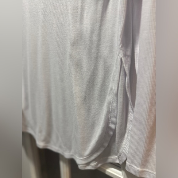 Alo Peak Cutout Long Sleeve T-Shirt in White - Picture 6 of 9